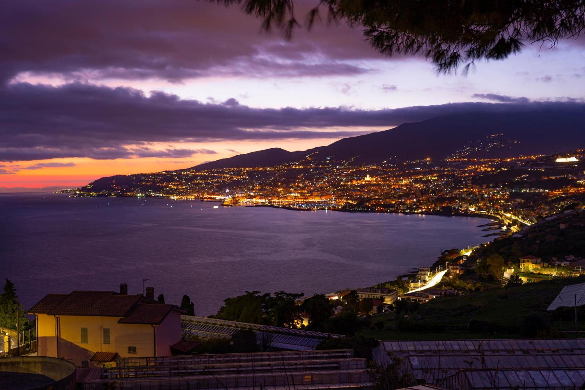 Casa Emma With Sea Glimpse - Happy Rentals San Remo Exterior foto